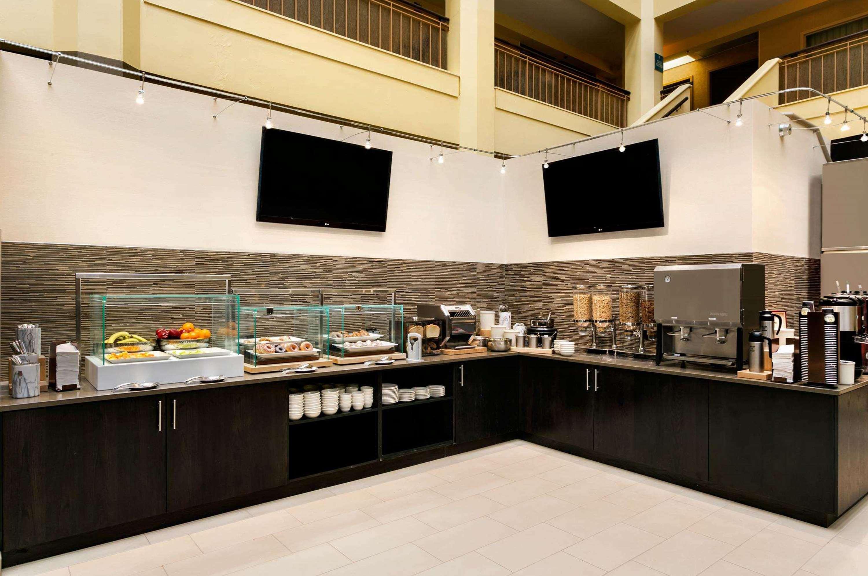 Embassy Suites By Hilton Chicago North Shore Дирфилд Экстерьер фото