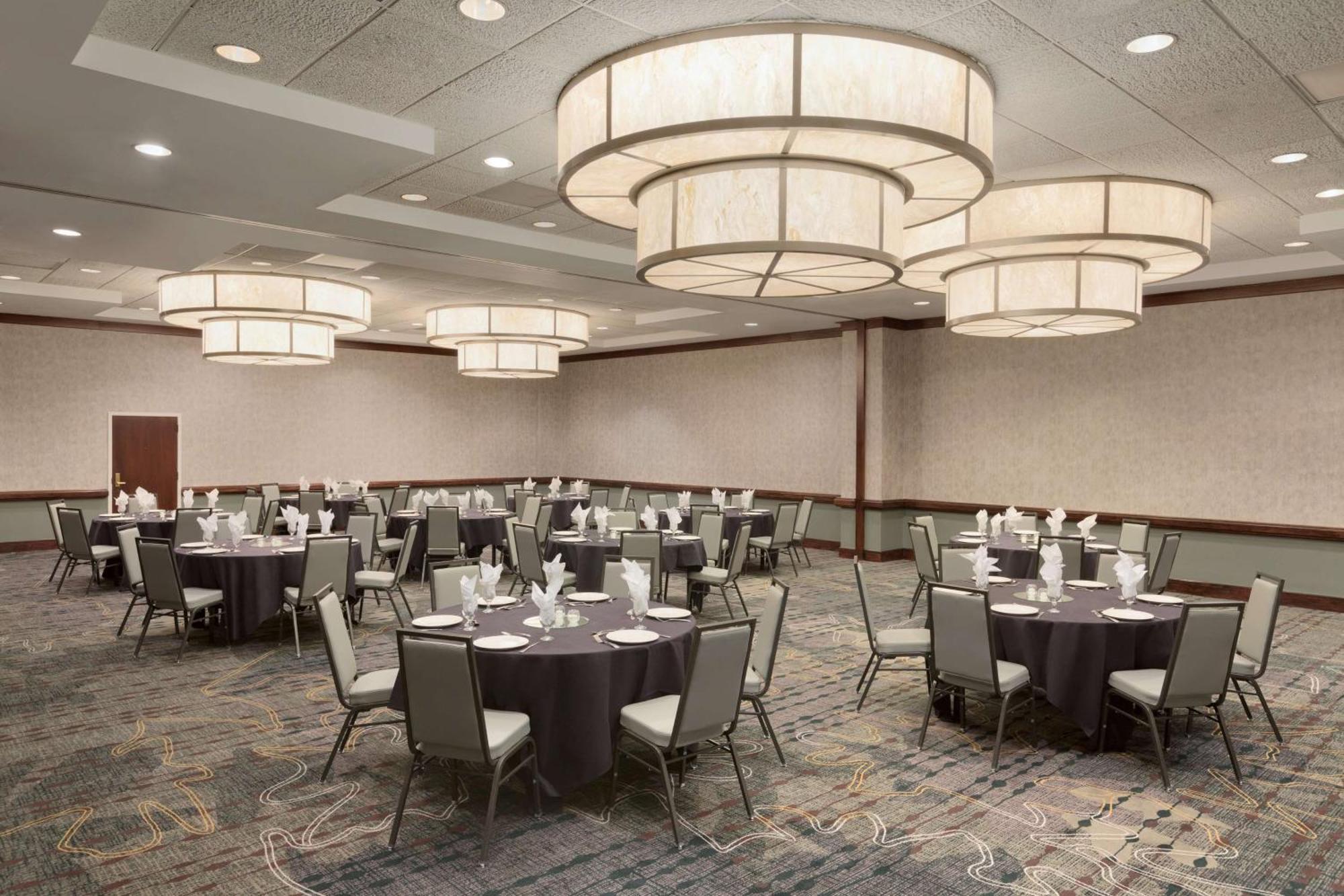 Embassy Suites By Hilton Chicago North Shore Дирфилд Экстерьер фото